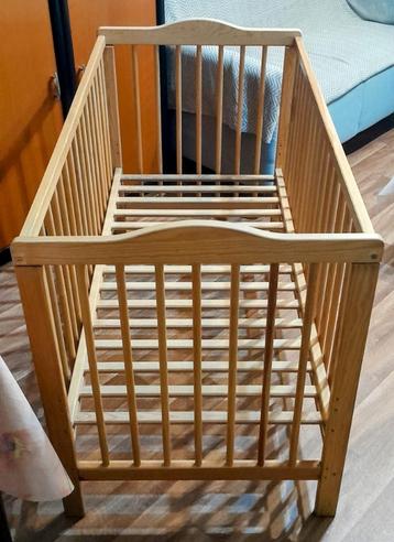 Lit Bébé 120x60 cm en Bon État – Sans Matelas beschikbaar voor biedingen