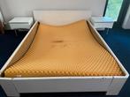 Bedframe met 2 nachttafeltjes 140/200 cm, Ophalen, Zo goed als nieuw, 200 cm