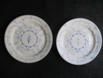 Lot van 2 stuks  GROTE antieke serveerschotels  BOCH  beschikbaar voor biedingen