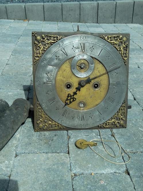 Horloge flamande plus ancienne que d'autres (début 18ième), Antiquités & Art, Antiquités | Horloges, Enlèvement