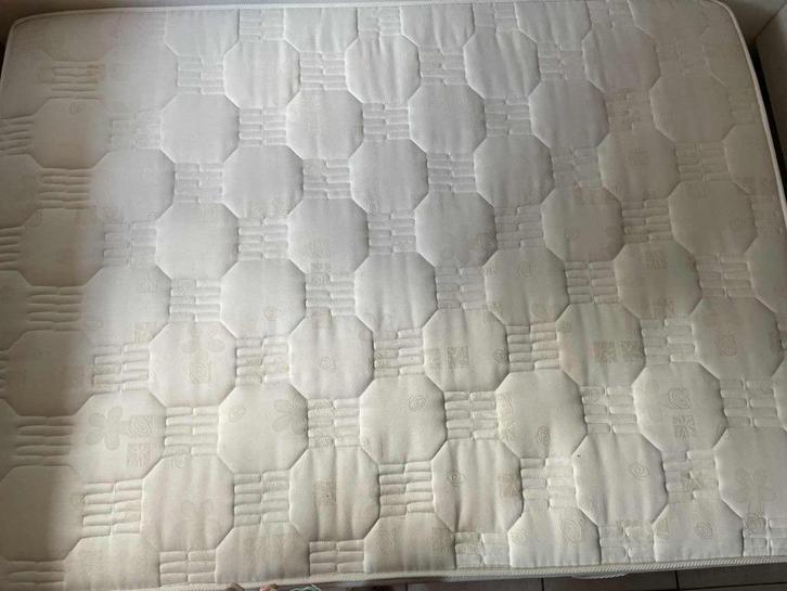 MATELAS, Huis en Inrichting, Slaapkamer | Matrassen en Bedbodems, Zo goed als nieuw, Matras, 140 cm, 200 cm, Ophalen