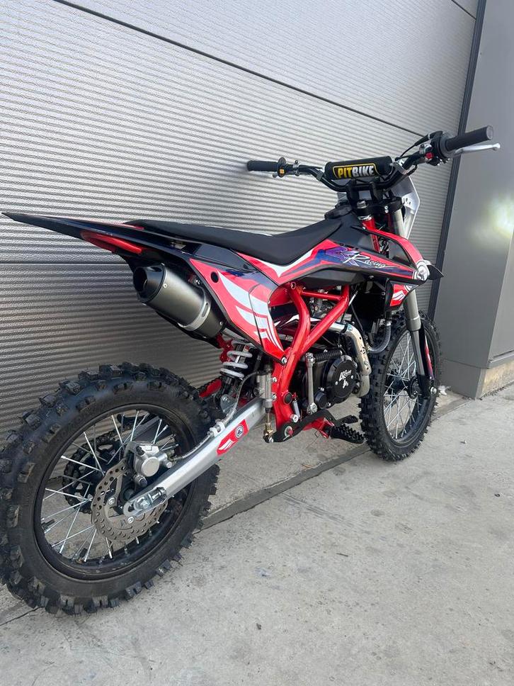 4k- racing crossmotor 140cc 4-takt YX Motorblok - rood frame, Fietsen en Brommers, Brommers | Crossbrommers, Nieuw, Overige merken