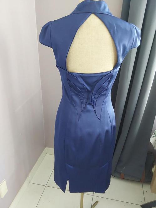 feestkleedje in satijnachtige stof, Kleding | Dames, Gelegenheidskleding, Zo goed als nieuw, Cocktailjurk, Maat 38/40 (M), Blauw