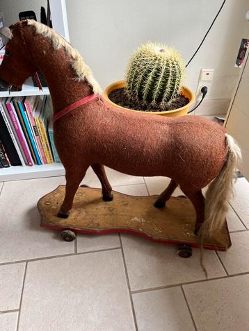 Paardje op wielen  beschikbaar voor biedingen