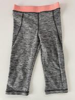 Legging de sport trois-quarts gris taille 110/116, en parfai, Enfants & Bébés, Vêtements enfant | Taille 116, Enlèvement ou Envoi