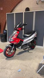 Gilera runner 70cc, Fietsen en Brommers, Ophalen, Zo goed als nieuw, Cilinder