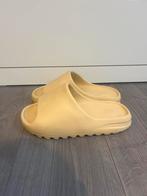 Claquettes style Yeezy beige, Enlèvement ou Envoi, Beige, Autres types, Porté