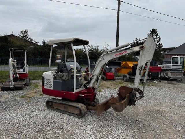Mini pelle 1.5 Tonnes Takeuchi TB 016 attache rapide 2 bacs, Articles professionnels, Machines & Construction | Grues & Excavatrices