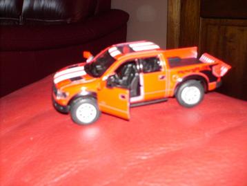 a vendre jouet véhicule  beschikbaar voor biedingen