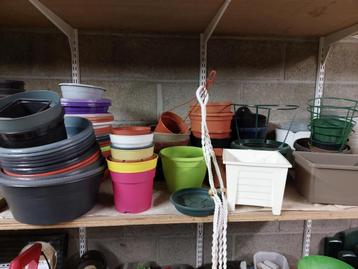 Allerhande Bloempotten beschikbaar voor biedingen