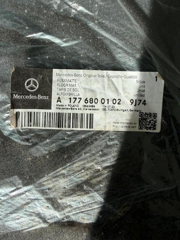 LOT DE 4 TAPIS MERCEDES-BENZ AMG, Auto diversen, Automatten, Nieuw, Ophalen