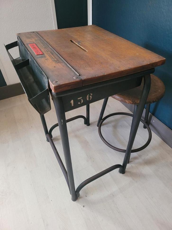 Zeer oude toonbank van de Brusselse effectenbeurs, Antiek en Kunst, Antiek | Kantoor en Zakelijk, Ophalen