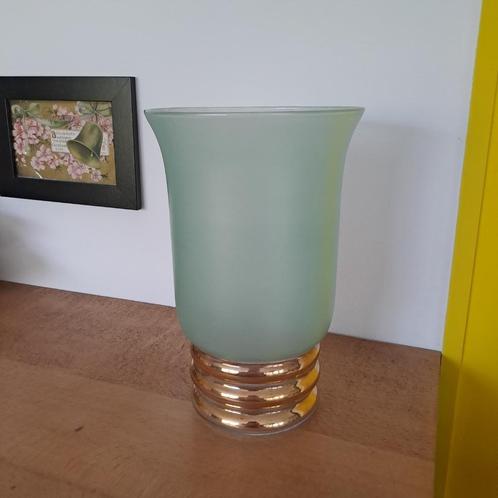 Oude glazen vaas uit Laken, Antiek en Kunst, Antiek | Glaswerk en Kristal, Ophalen of Verzenden