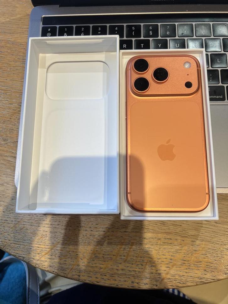 Iphone 17pro - oranje, Telecommunicatie, Mobiele telefoons | Apple iPhone, Nieuw, 256 GB, Zonder abonnement, Overige modellen