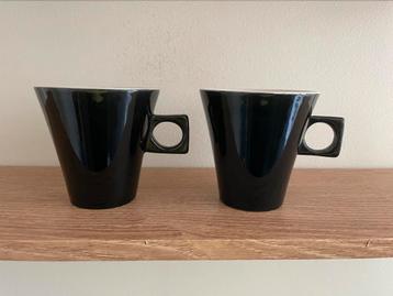 2 zwarte espressokopjes beschikbaar voor biedingen