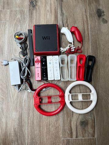 Nintendo Wii mini met toebehoren, Enlèvement ou Envoi, Utilisé, Avec 3 manettes ou plus