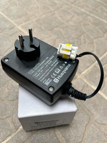 Husqvarna voeding  584 86 25-01F  oplader  28V beschikbaar voor biedingen