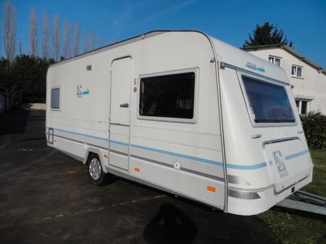 Knaus  500 Azur, Caravans en Kamperen, Caravans, Particulier, tot en met 4, Rondzit, Knaus, Vast bed, 5 tot 6 meter, Luifel, Ophalen