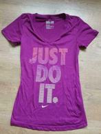 paars sport t-shirt van Nike Dri Fit maat Smal, Vêtements | Femmes, Vêtements de sport, Nike, Taille 38/40 (M), Porté, Fitness ou Aérobic