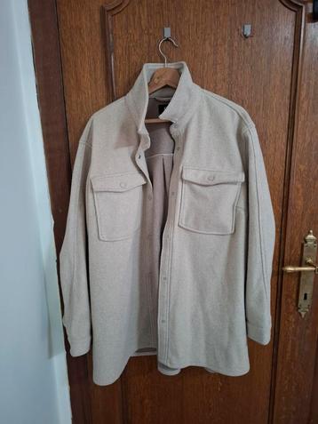 Jas beige  beschikbaar voor biedingen