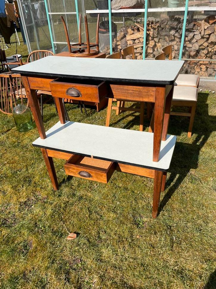 2 tafeltjes met lade, Antiek en Kunst, Antiek | Meubels | Tafels, Ophalen