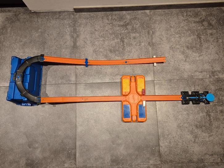 Hotwheels Track Builders - Stunt Box, Enfants & Bébés, Jouets | Circuits, Utilisé, Circuit, Mécanique à remonter, Hot Wheels, À monter soi-même