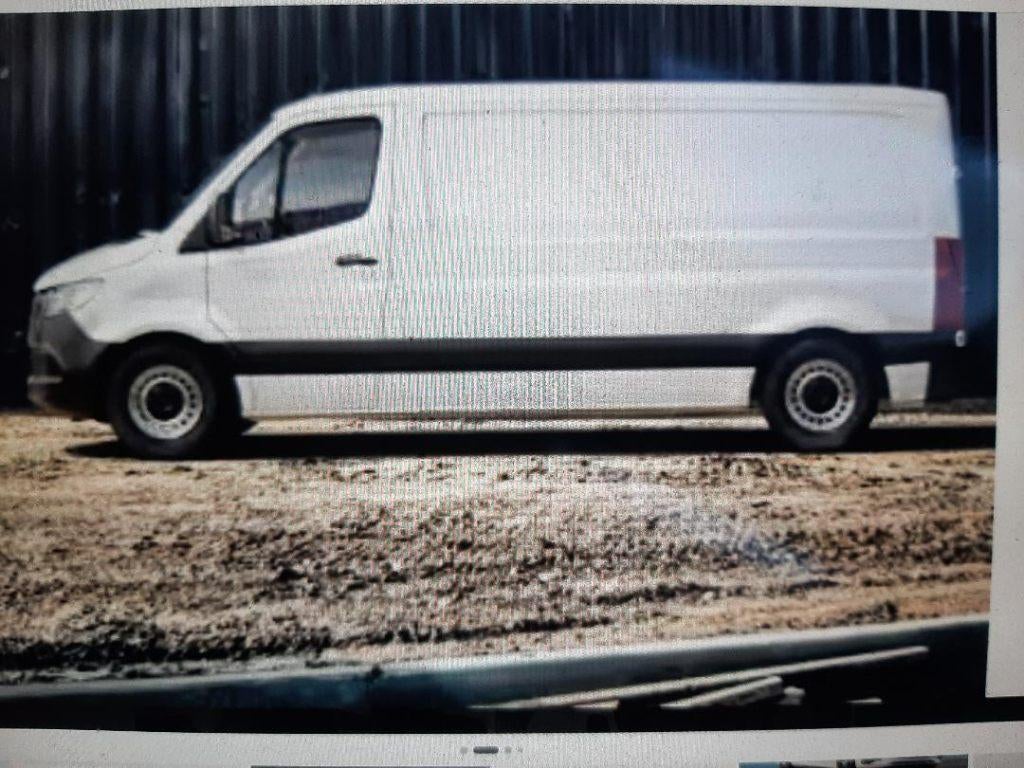 BESTELWAGEN PER DIRECT BESCHIKBAAR MET CHAUFFEUR