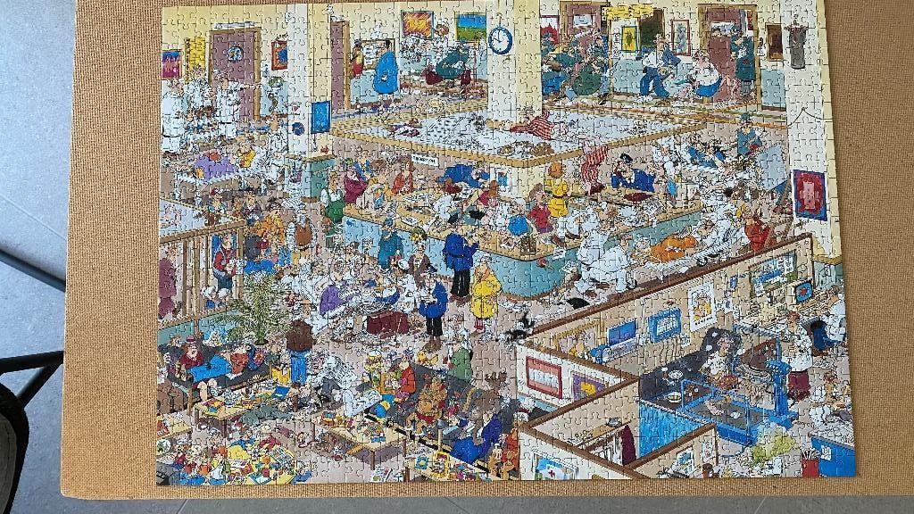 puzzel Jan Van Haasteren - 1000 st - Van harte beterschap!, Ophalen of Verzenden, 500 t/m 1500 stukjes, Zo goed als nieuw, Legpuzzel