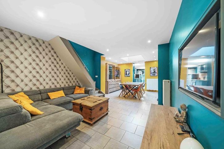 Très jolie maison de ville 3 chambres avec jardin, Immo, Huizen en Appartementen te koop, Provincie Henegouwen, 500 tot 1000 m²