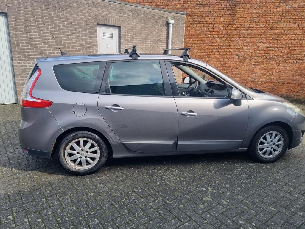 Renault scenic 2010 7 please euro5, Bedrijf, Te koop
