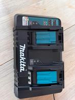 Makita duo snellader DC18RD met 2x 5.0Ah 18V Accu's, Ophalen, Zo goed als nieuw