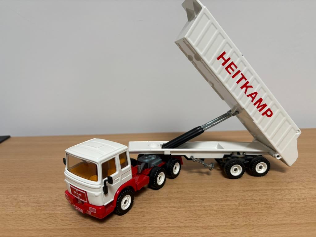 Man siku 1:55, Hobby & Loisirs créatifs, Voitures miniatures | 1:87, Enlèvement ou Envoi, Comme neuf, SIKU