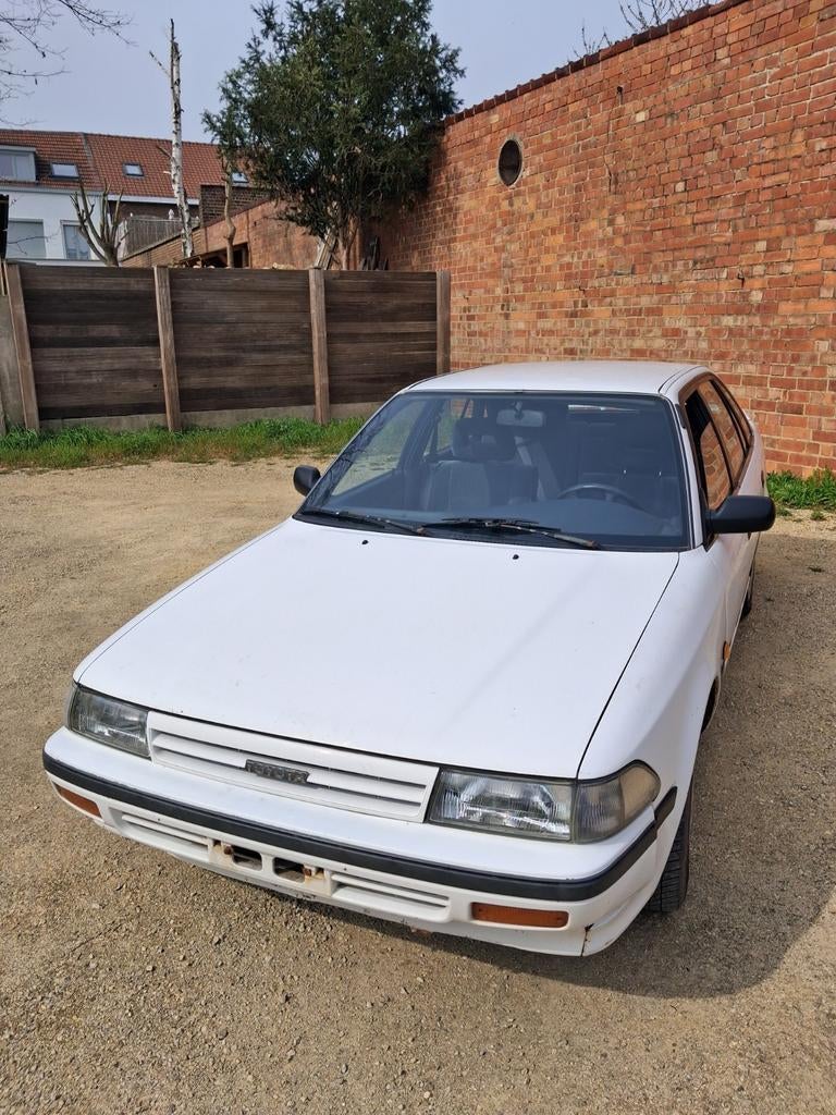 Toyota Carina 2, 1.6, automatique. (Essence)
Année: 11/1990, Autos, Toyota, 5 portes, Automatique, Particulier, Verrouillage central