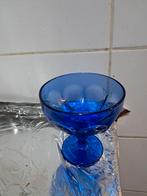 Coupe sur pied Gravé Bleu en verre pressé-Verre à pied Gravé, Enlèvement, Neuf