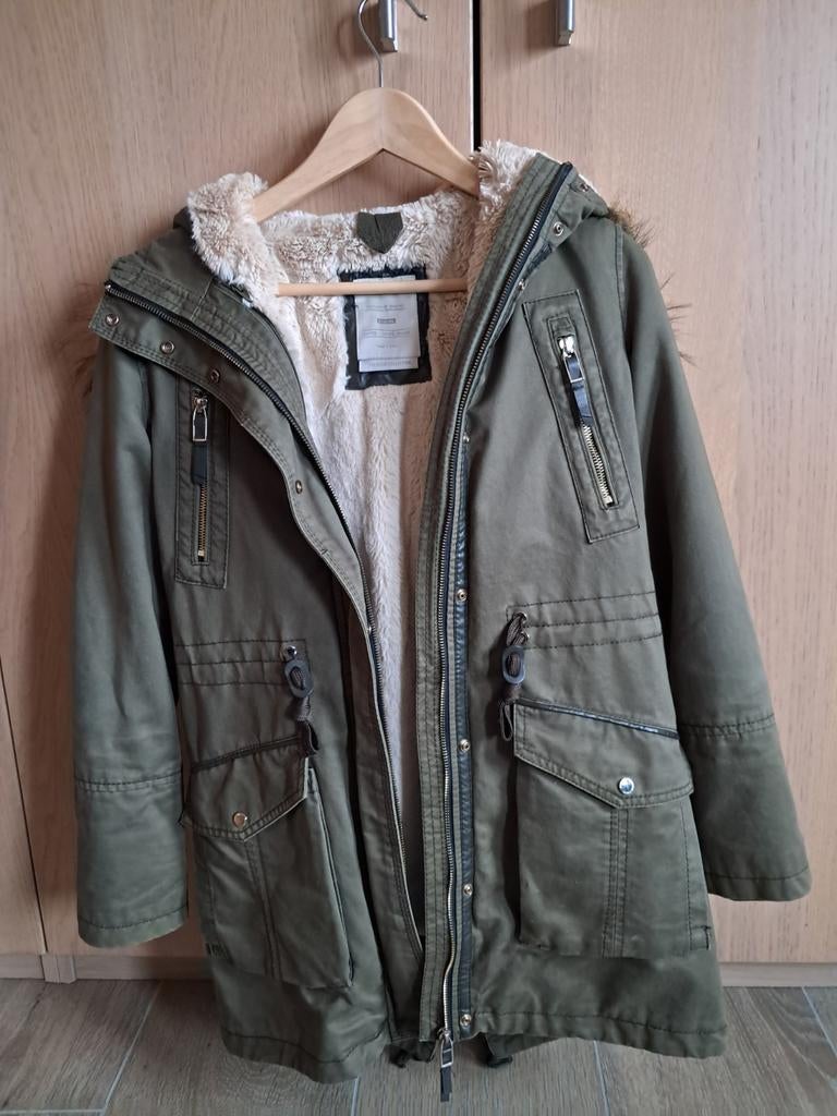 Bershka groene parka XS met afneembare pels op de kap, Vêtements | Femmes, Vestes | Hiver, Taille 34 (XS) ou plus petite, Comme neuf