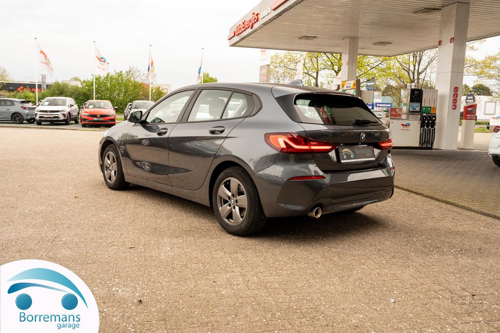 BMW 118 1.5 Benzine Navi/Carplay/Parkeersensoren/..., 1 Reeks, 4 cilinders, Bedrijf, 5 deurs