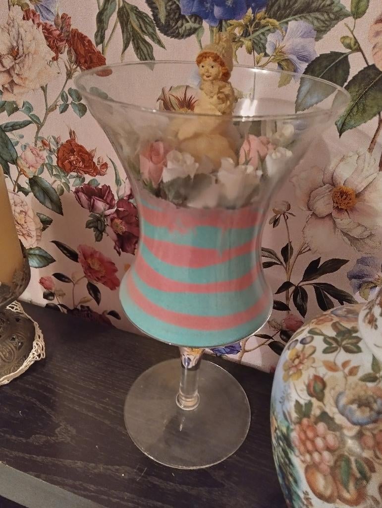 Glazen vaas op voet, Ophalen of Verzenden, Zo goed als nieuw