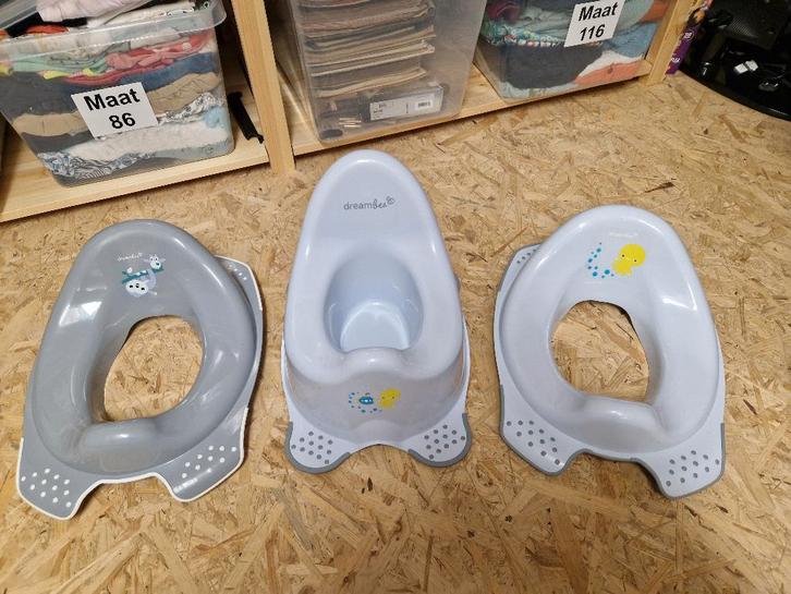 Pot à pipi Dreambee et 2 réducteurs de siège de toilette, Enfants & Bébés, Bains & Soins, Utilisé, Autres types, Autres marques