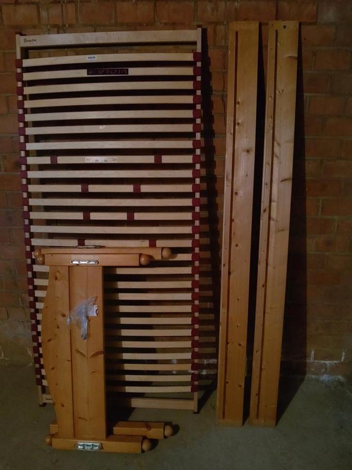 Cadre de lit 90 x 200 cm avec sommier à lattes adaptable, Maison & Meubles, Chambre à coucher | Matelas & Sommiers, Enlèvement