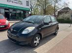 TOYOTA YARIS – 2011 – 113.000 KM – 1.0 BENZINE – MANUEEL, Auto's, Toyota, Voorwielaandrijving, Stof, Zwart, 4 cilinders