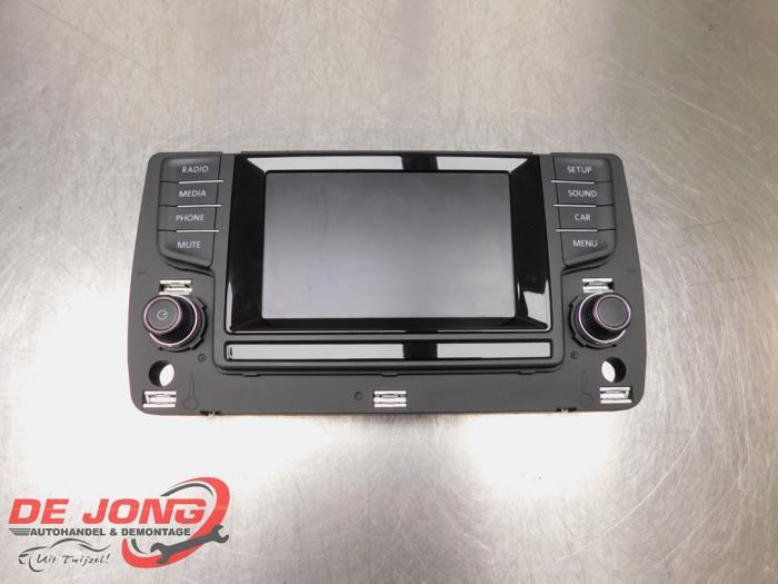 Display Multi Media regelunit van een Volkswagen Golf, Gebruikt, -, Volkswagen, -