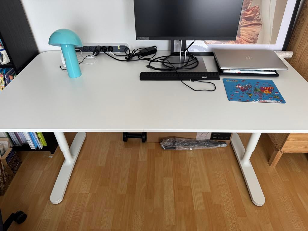 Ikea bureau, Huis en Inrichting, Bureaus, Ophalen, 160 cm, In hoogte verstelbaar, Zo goed als nieuw