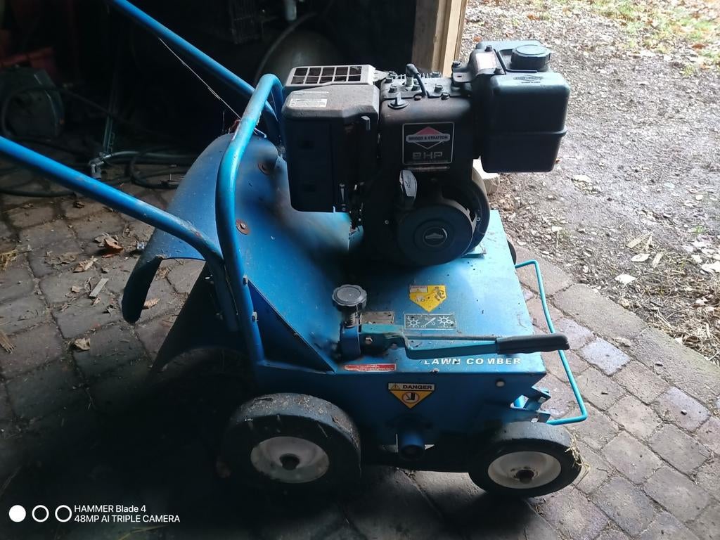 Verticuteermachine met b&s motor, Ophalen
