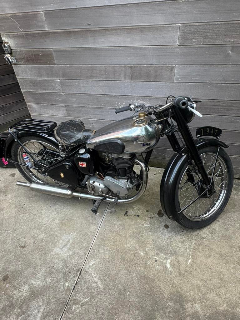 Bsa c11 250cc, Motos