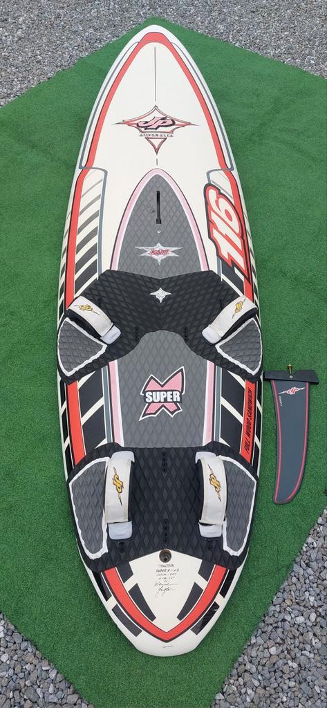 JP Australia SuperX 116 lit Full Wood Edi + house, Sports nautiques & Bateaux, Planche à voile, Enlèvement