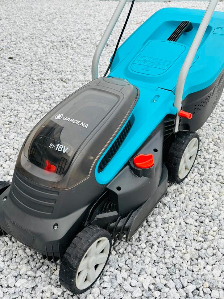 Gardena accugrasmaaier Powermax 32/36V+lader+4 accu’s, Tuin en Terras, Grasmaaiers, Zo goed als nieuw, Accu-grasmaaier, 30 t/m 39 cm