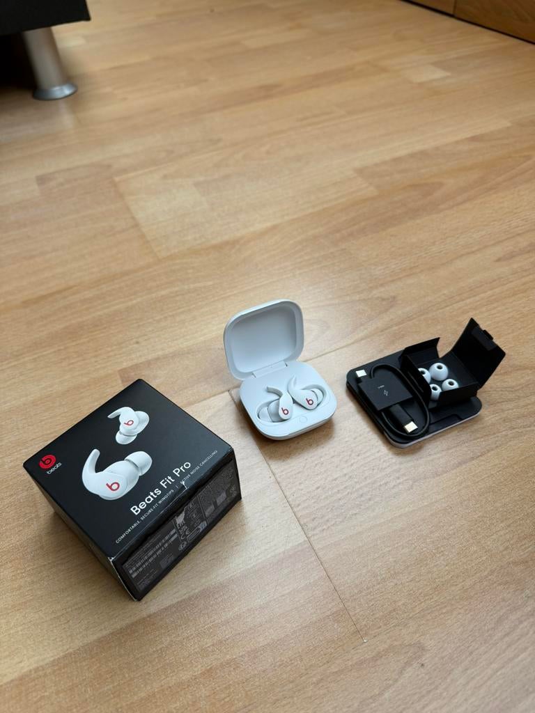 Écouteurs Beats Fit Pro – Blanc – Bluetooth – Très bon état, TV, Hi-fi & Vidéo, Enlèvement, Comme neuf