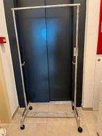 PROFESSIONEEL KLEDINGREK OP WIELEN, Ophalen, Zo goed als nieuw