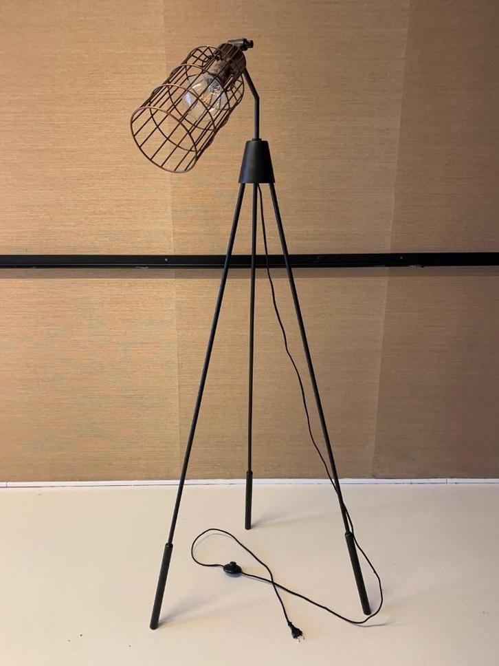 Stoere sta lamp, Huis en Inrichting, Lampen | Vloerlampen, Zo goed als nieuw, 150 tot 200 cm, Metaal, Ophalen