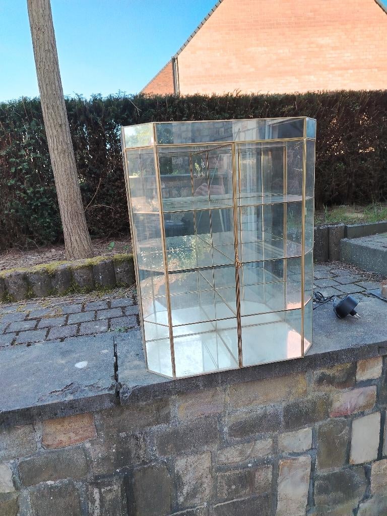 Vitrinekast, Ophalen, Glas